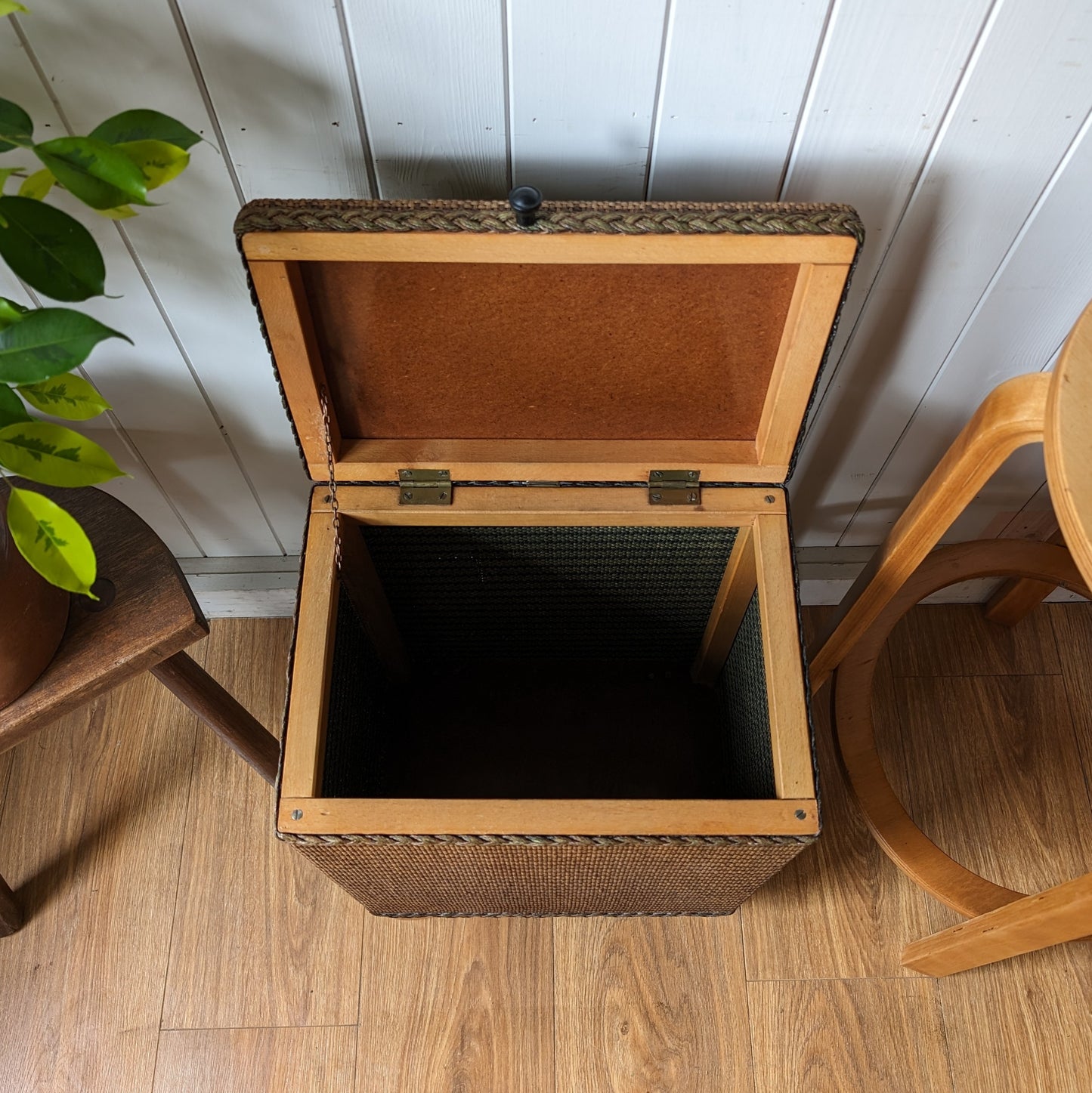 Small Vintage Laundry Basket