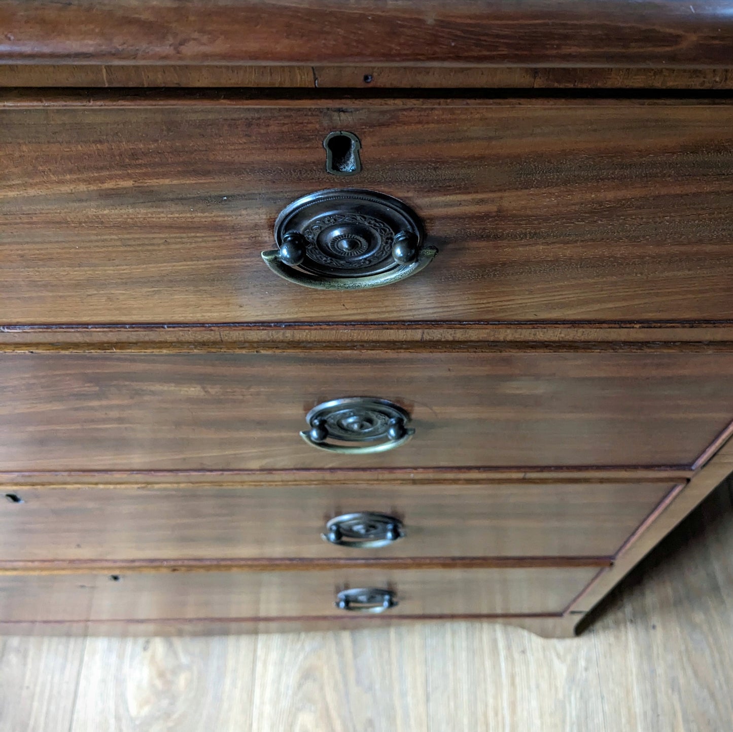 Georgian Chest of Drawers